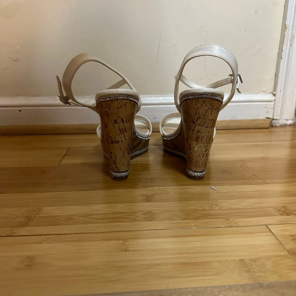 New - Bella Vita Wedge Heels Shoes in white & silver /cork/twine trim - Size 10 - Picture 4 of 4